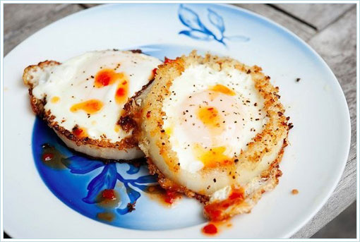 Яичница в луковых колечках Яичница в луковых колечках